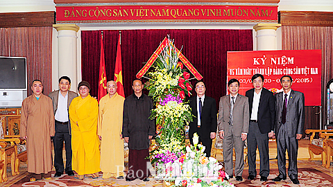 Nam Dinh provincial leaders receive provincial VBS delegation